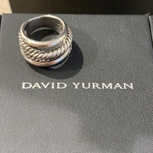 David Yurman Crossover Collection Ring with original Box, Ribbon and Bag. Size 7